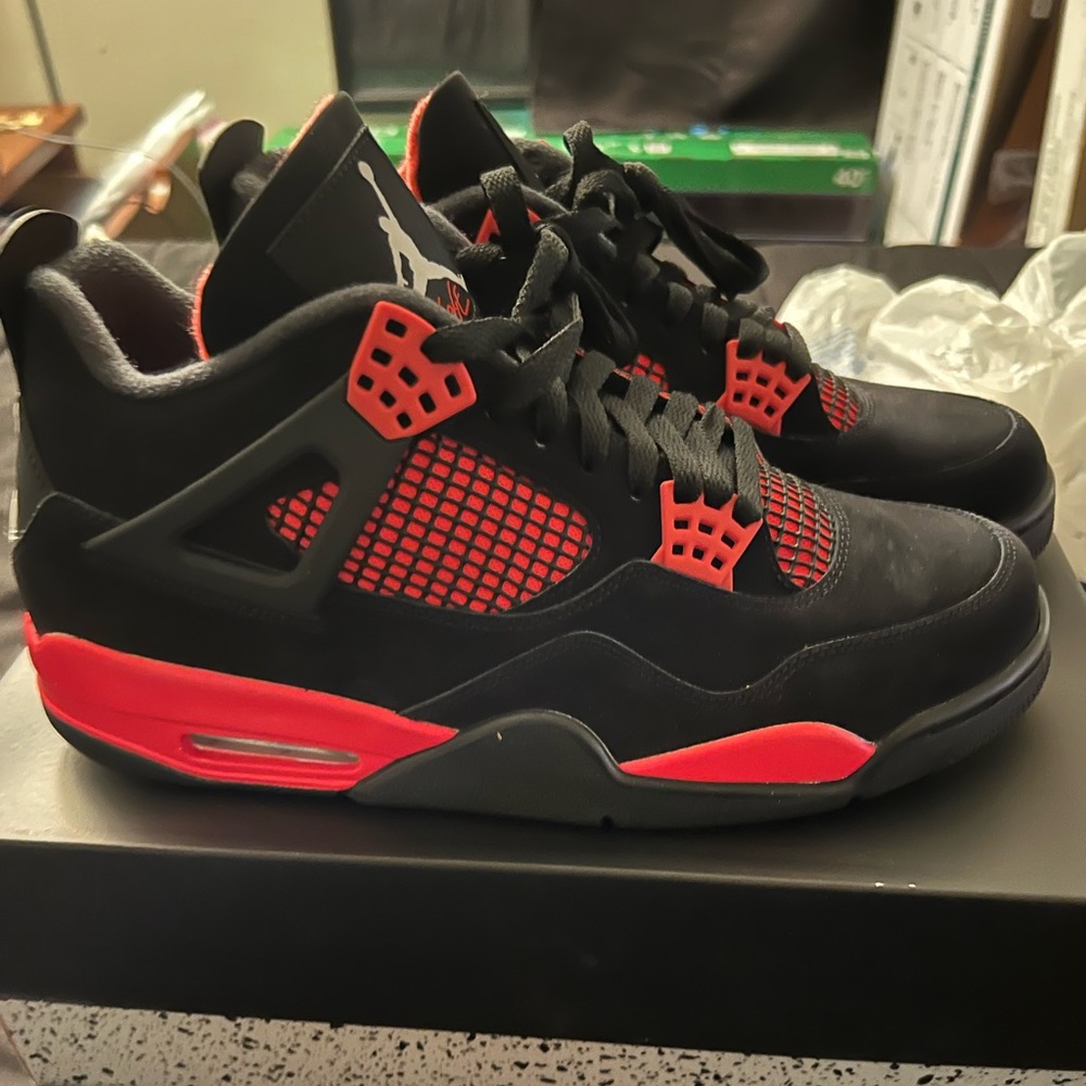 Jordan 4s